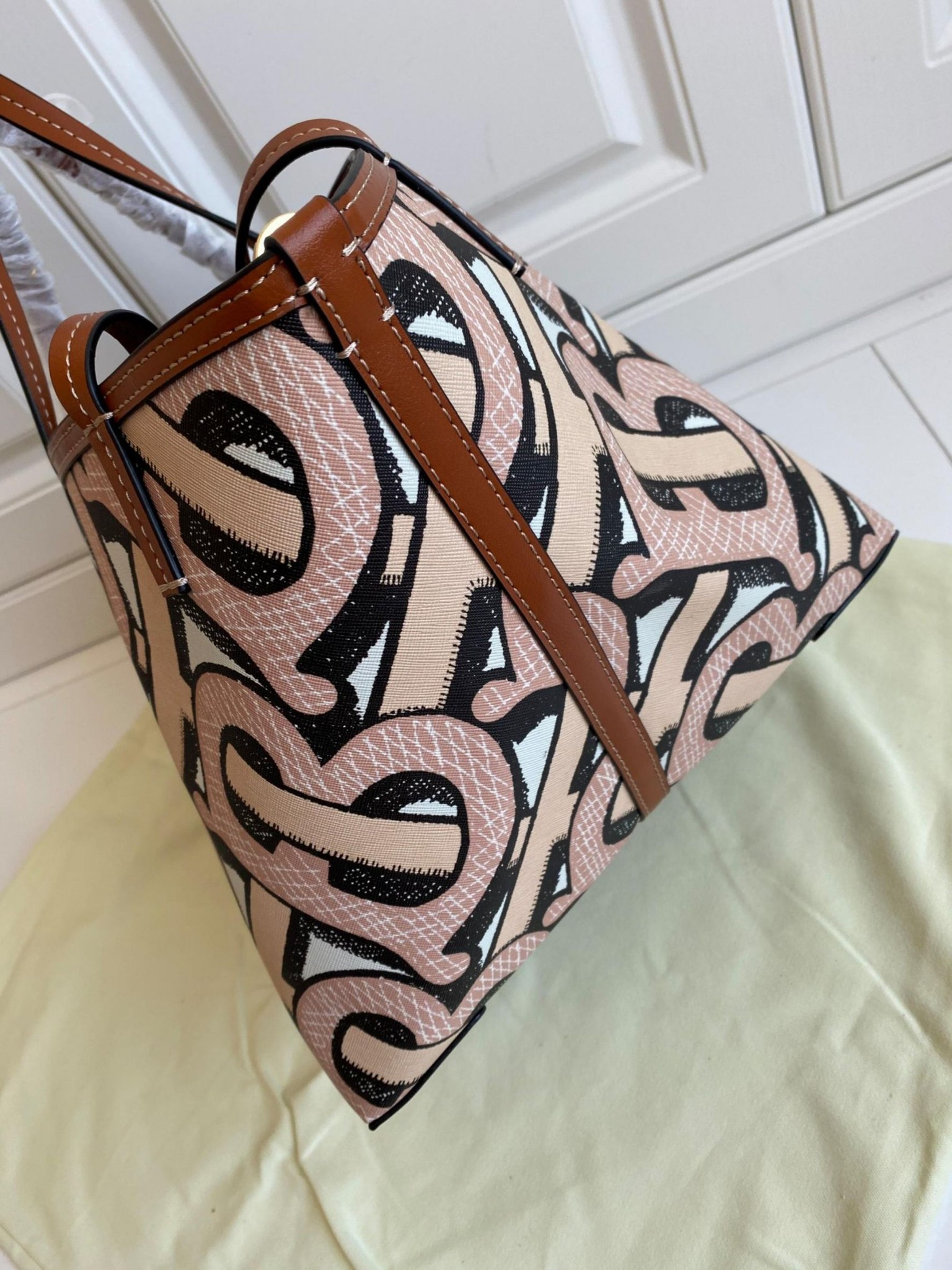 พรีเมี่ยมกิ๊ฟแท้ 100% BURBERRY TOTE VINTAGE BAG VIP GIFT WITH PURCHASE (GWP) Limited Edition / น้ำตาล