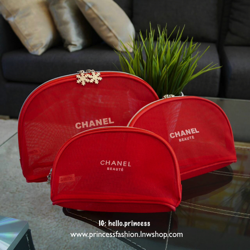 เเพ็คสุดคุ้ม ซื้อ 1 ได้ถึง 3 ใบ!! Chanel Cosmetic Pouch Value Set กระเป๋าอเนกประสงค์พรีเมี่ยมของเเท้จาก Chanel Cosmetic Counter VIP Gift มาครบเซทวัสดุเส้นใย nylon โปร่ง สกรีนโลโก้แบรนด์สีเบจ โดดเด่นที่หัวซิปปั้มโลโก้ อะไหล่ดำคลาสสิคทั้ง3ใบ ตัวจริงสวยน่าใช