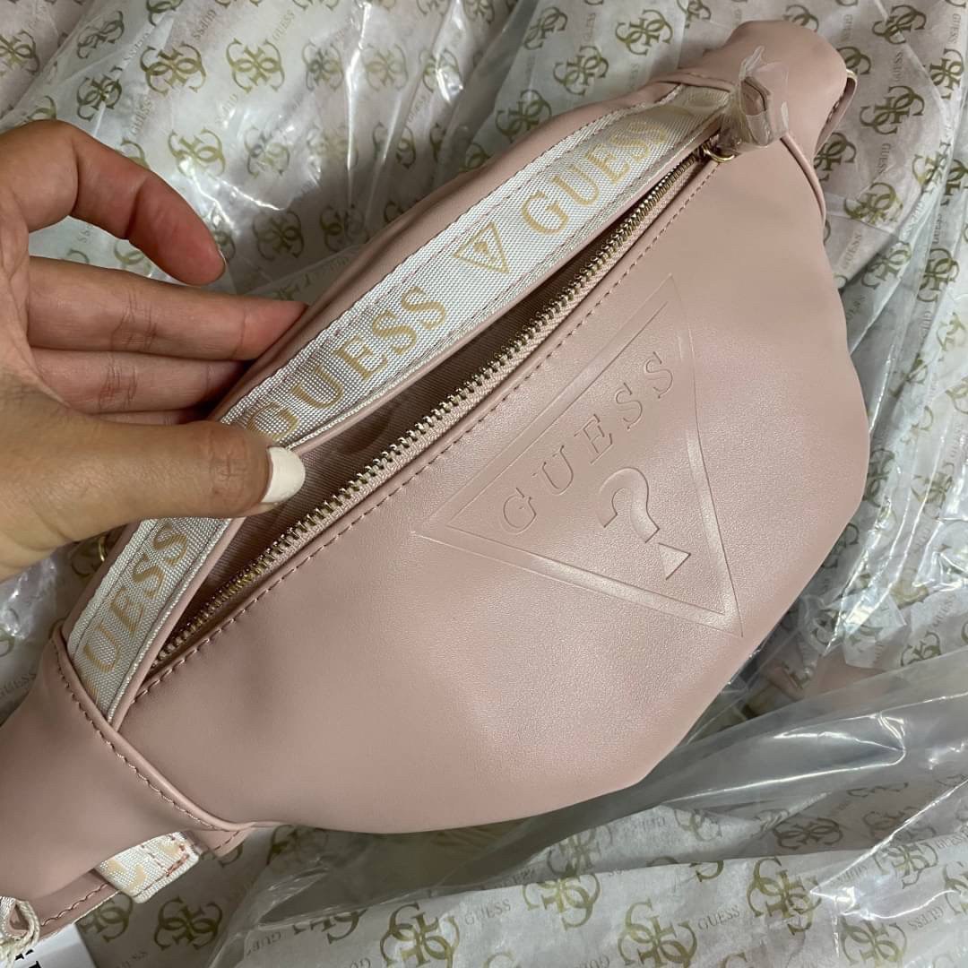 GUESS GESABEL GYM FANNY PACK กระเป๋าหนังคาดเอว/อก
