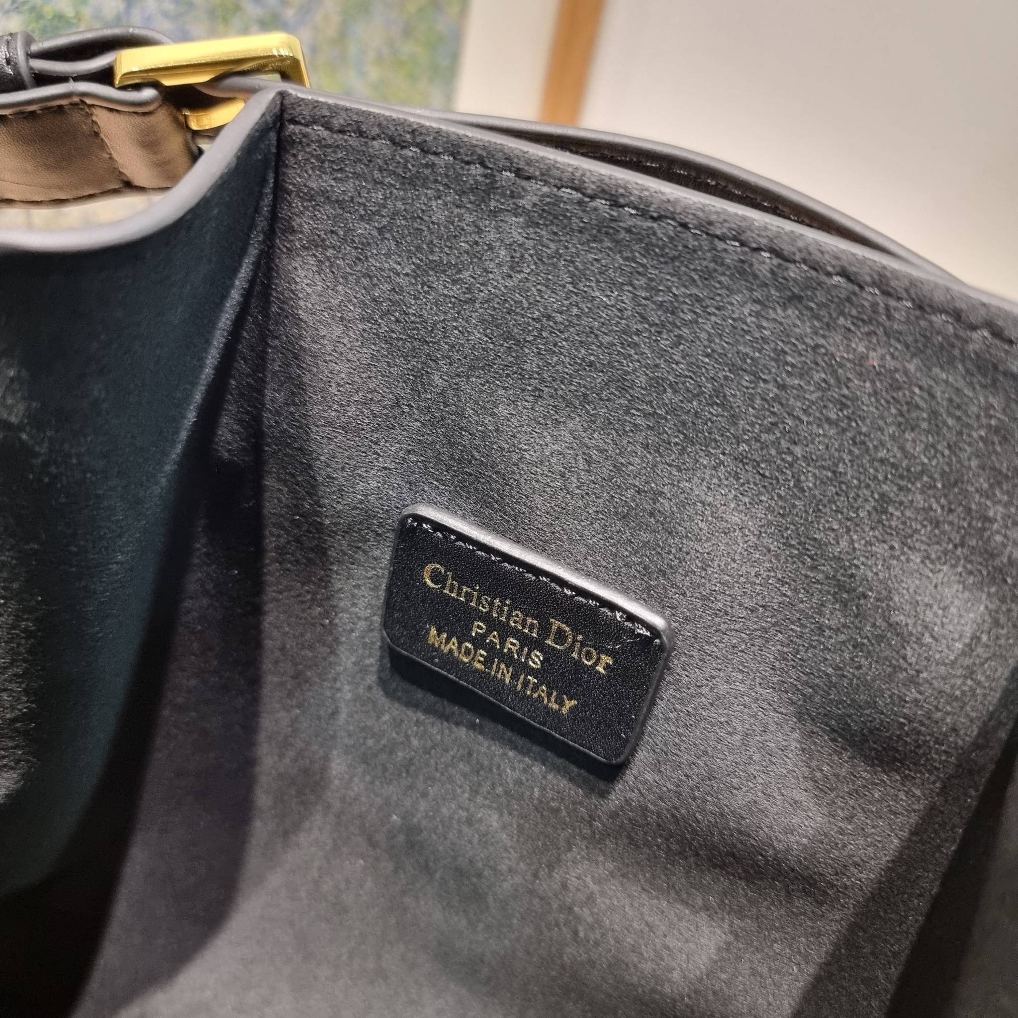 CD MEDIUM C'EST BAG 25cm / Dior bucket bag พร้อมส่ง กระเป๋าสะพายสุดคลาสสิค ดีไซน์หรู มีดีเทลสวยไม่ซ้ำใคร อะไหล่ออกแบบมาเป็นตัวซีดี