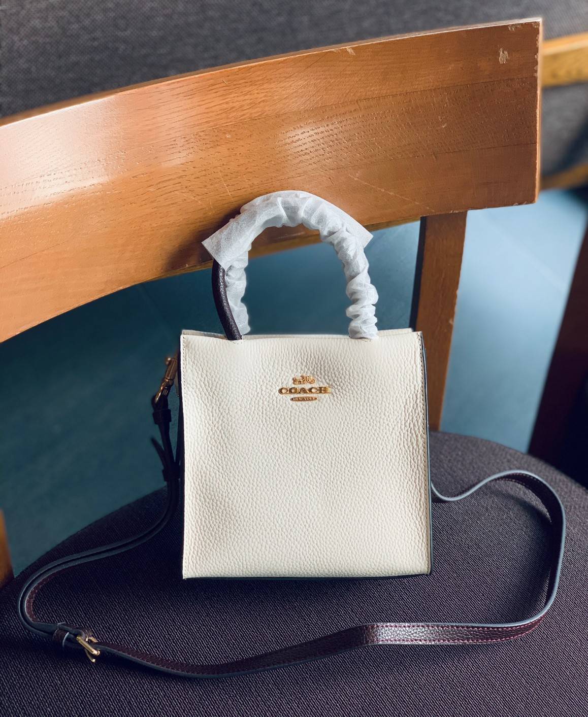 OUTLET COACH MINI CALLY CROSSBODY IN SIGNATURE ((5693//2134//2183)) พร้อมส่งที่ไทยทันที! กระเป๋าสะพายครอสบอดี้ร์ หนังแท้นิ่มอย่างดีค่ะ