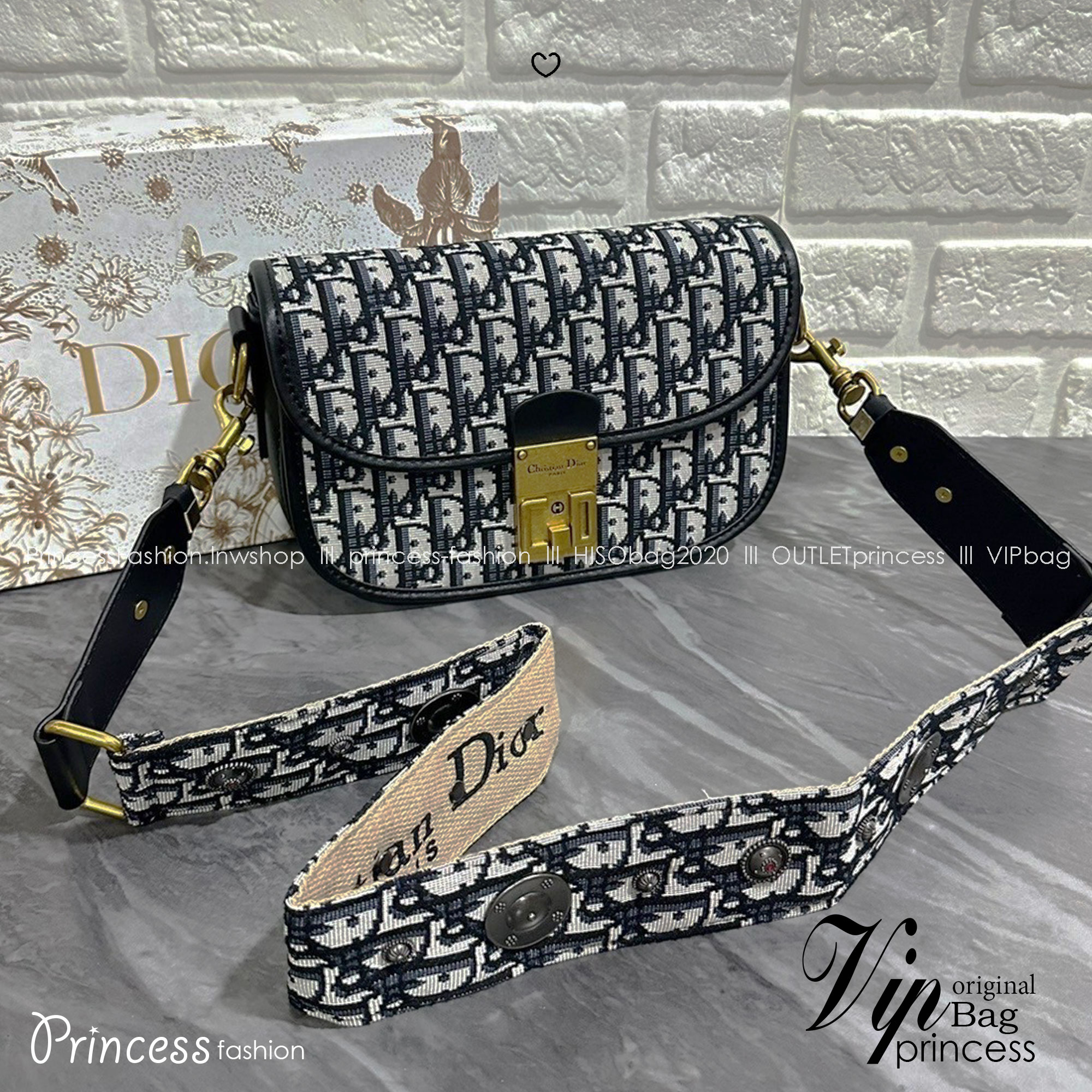 DIOR Oblique Dior Addict Flap Bag / Dioraddict Bag / DIOR BAG กระเป๋าสะพายดีไซน์คลาสสิค สวยผู้ดี โดดเด่นด้วยโลโก้และอะไหล่ตัวล็อคสีทอง