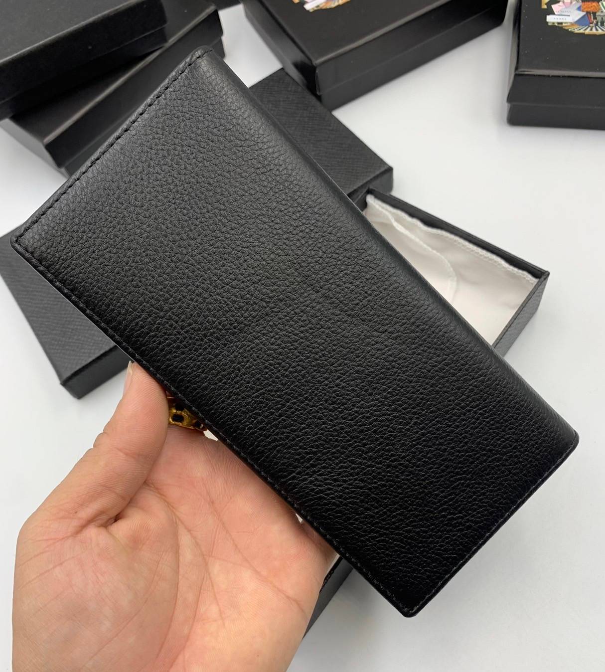 VIP หนังแท้ 】PRADA Large Saffiano Leather Wallet