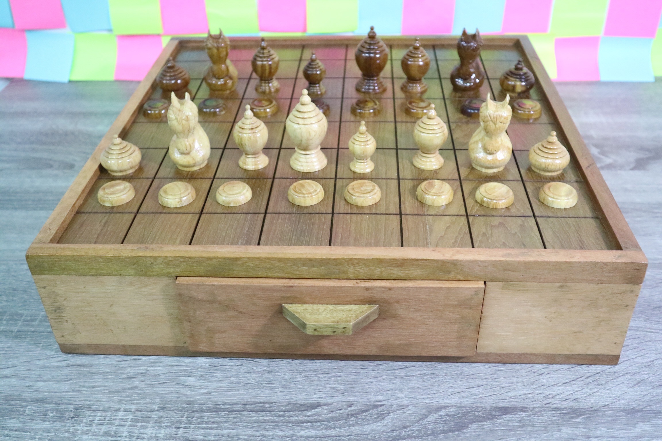 ชุดหมากรุกไทยกระดานลิ้นชักพร้อมตัวหมากรุกชุดคาณฑีวะ