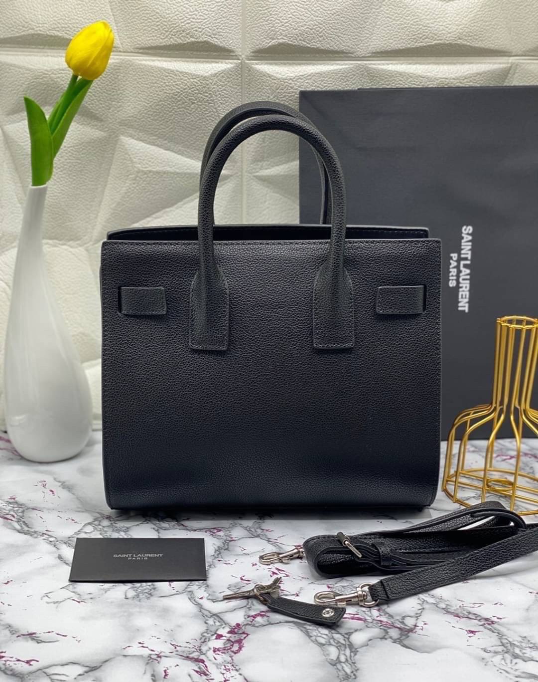 หนังแท้ Yves Saint Laurent Bag CLASSIC SAC DE JOUR BABY IN GRAINED LEATHER