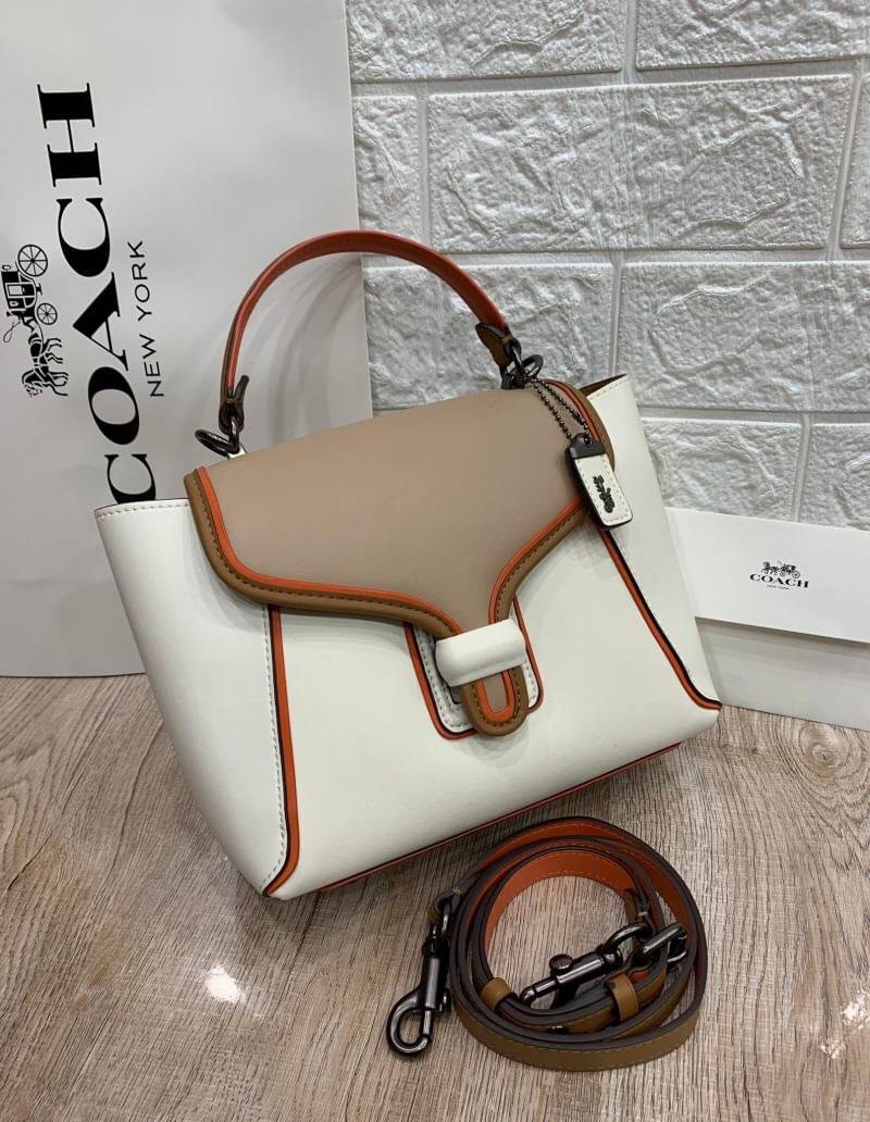 COACH COURIER CARRYALL 23 IN COLORBLOCK SIGNATURE CANVAS WITH SNAKESKIN DETAIL ((3791)) ห้ามพลาดทีเดียว สวยงามมากๆค่ะ!! กระเป๋าถือ//สะพายครอสบอดี้ร์ได้ วัสดุหนังแท้น้ำหนักเบาค่ะ รุ่นนี้โดดเด่นตรงลายของหนังผสมกันได้ลงตัวหรูมากๆ เปิดปิดกระเป๋าแบบกดล็อค ปากก