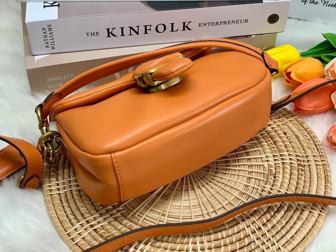 สีที่ขายดีที่สุด เหลือจากจองไม่กี่ใบนะคะ😁 COACH PILLOW TABBY SHOULDER BAG 18 ((C3880)) พร้อมส่งที่ไทย คุณภาพเกินราคา! กระเป๋าหิ้ว//สะพายแบบครอสบอดี้ร์ 🔺หนัง nappa หนานิ่ม นุ่มมากๆ รุ่นใหม่ล่าสุดค่ะ!