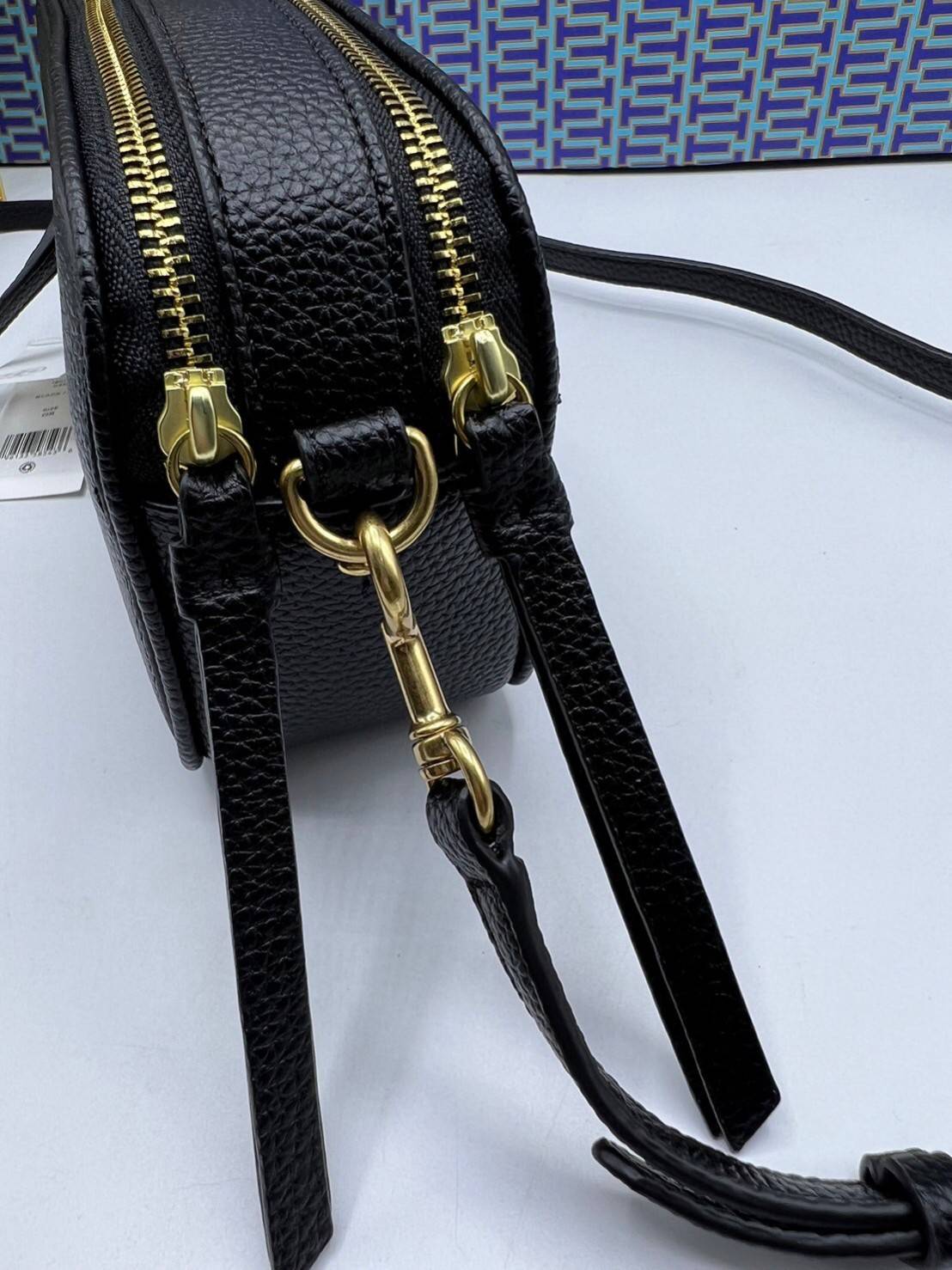 TORY BURCH Miller Mini Crossbody Bag / TORY CAMERA BAG / TORY BAG พร้อมส่ง 5 สี กระเป๋าสะพายใบเล็กมินิมอลในรูปทรงใหม่ที่คล่องตัว