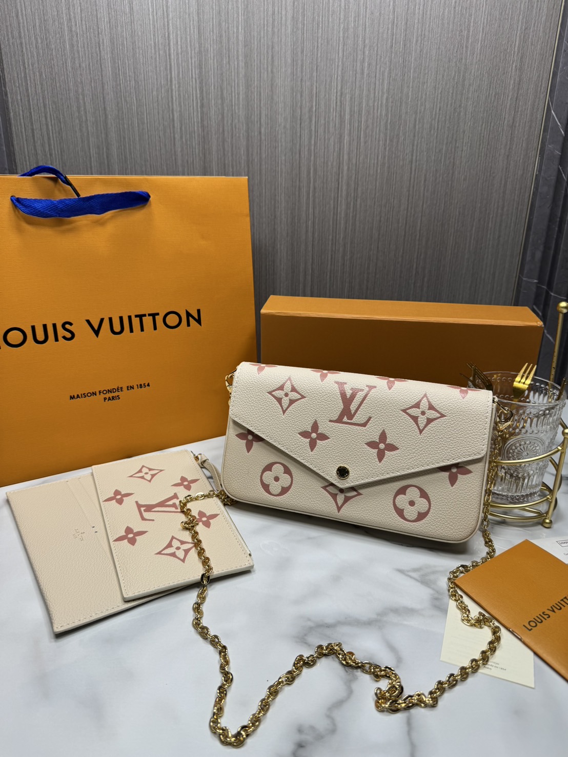 OP ORI หนังแท้ | LV Felicie Pochette bag in soft Monogram Empreinte leather กระเป๋าสะพายทรงพอชขนาดกะทัดรัด หนัง Monogram Empreinte เนื้อนุ่มประทับลาย Monogram สุดไอคอนิก