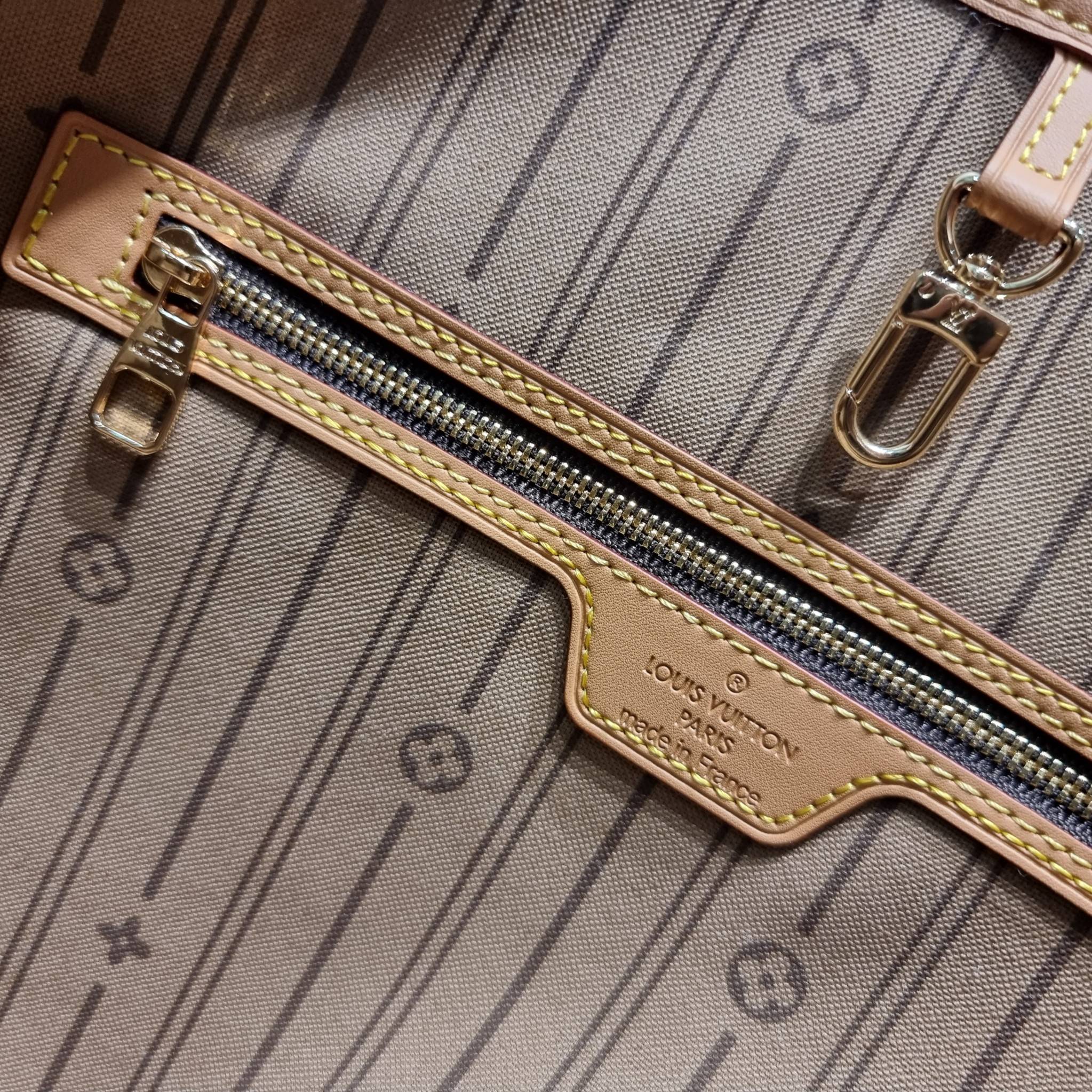 LV delightful bag / LV CARRYALL Monogram Canvas / LV Shopping Bag กระเป๋าทรงโท้ทใบใหญ่ ขนาดจุได้แบบล้นๆ รอบนี้จัดใบลูกมาให้อีก พิเศษที่สุด!! สมใจใครที่มองหากระเป๋าใบโปรด มีตะขอเกี่ยวที่ปากกระเป๋า และยังมาพร้อมสายสะพาย 2 แบบ