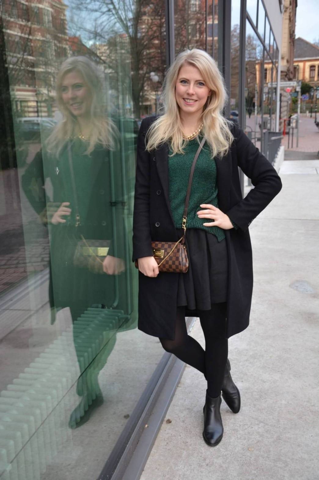 LV CROSSBODY CLUTCH BAG WITH CHAIN / LV Eva Clutch Crossbody Bag กระเป๋าสะพายวีไอพีพรีเมี่ยม วัสดุหนังแคนวาสคุณภาพ โลโก้เพลทอะไหล่ทอง คมชัด หรูหรา เปิด-ปิดกระเป๋าด้วยซิป ภายในเป็นช่องโล่ง ใส่ของใช้สำคัญได้สบายๆ มือถือ พาวเวอร์แบงค์ เครื่องสำอางค์ ของจุกจิ