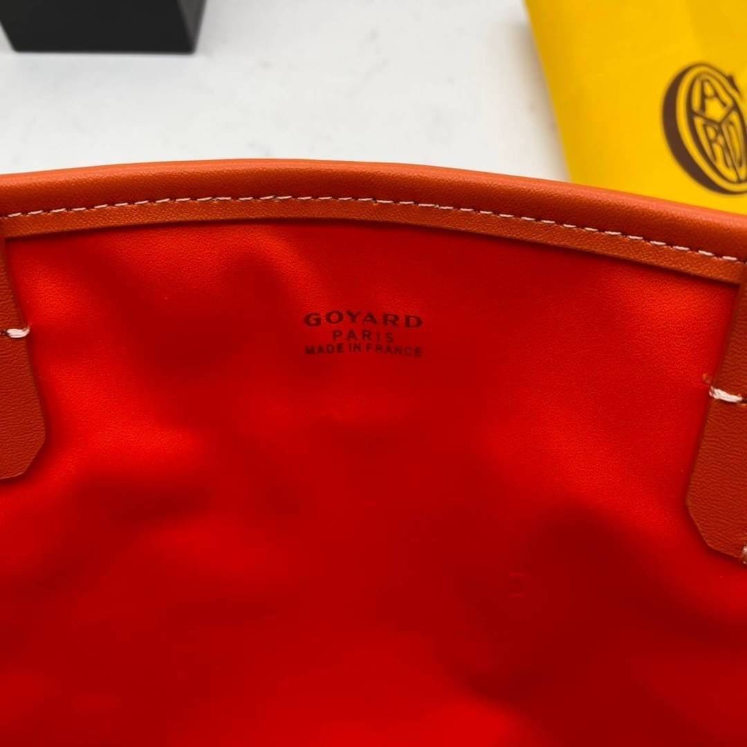 9 สี GOYARD ANJOU TOTE MINI / Goyard Mini Tote เกรดออริจินอลสลับแท้ ใช้งานต่างประเทศได้ ฮอตไอเท็ม กับกระเป๋าสะพายทรงโท้ท ไซส์มินิ กะทัดรัด มาครบสีขายดี เลิศทุกสี รูปทรงคลาสสิค ดีไซน์เป็นเอกลักษณ์ ใช้งานได้หลากหลาย