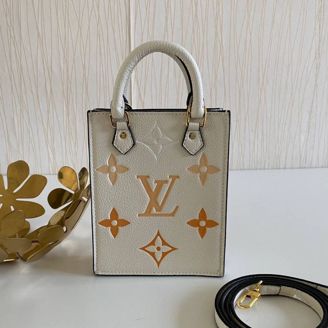 พรีเมี่ยมกิ๊ฟแท้ 100% 】พร้อมส่งที่ไทย!! ที่นี่ที่เดียว Louis Vuitton Mini Tote Bag Pink Pastel งานหนังแท้ทั้งใบ สีพาสเทลสวยละมุนมากค่ะ มีจำนวนจำกัดนะคะ