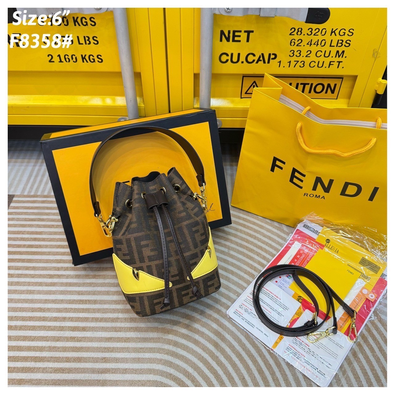 FENDI Mon Tresor Lunar New Year Mini Bucket Bag กระเป๋าสะพายทรงบัคเก็ต ต้อนรับตรุษจีน ด้วยดวงตาปีศาจ หรือ ‘Monster Eyes’ ที่ทำให้กระเป๋าดูขี้เล่นมากขึ้น เป็นการตอกย้ำชื่อรุ่นได้เป็นอย่างดี