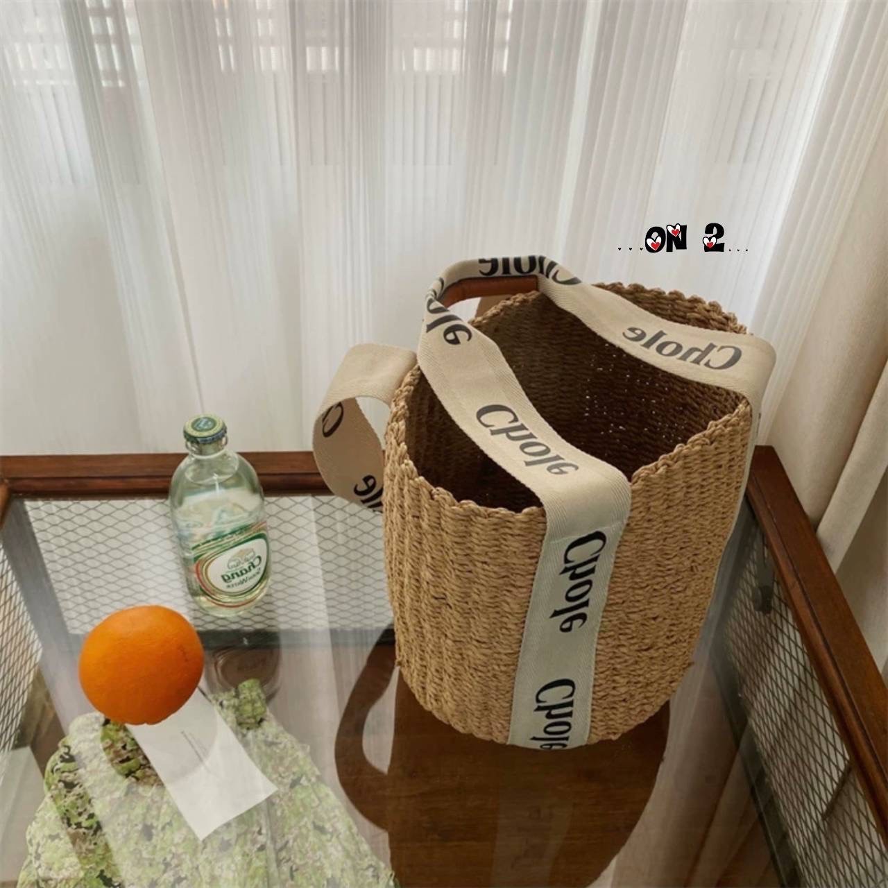 CHLOE small woody basket / Chloe bucket กระเป๋าสะพายสานทรงตะกร้า ใบเล็ก ยอดฮิตติดลมของแบรนด์ ด้วยวัสดุสังเคราห์จากธรรมชาติ สานทอเต็มใบออกมาเป็นลวดลายสวยงาม