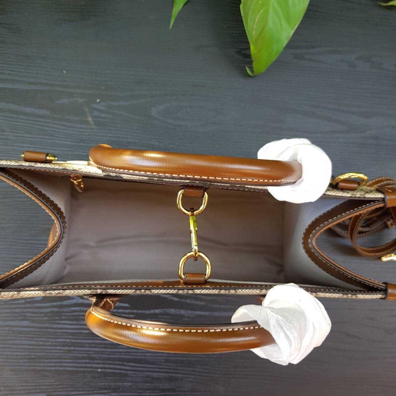 GUCCI Small tote bag with Interlocking G กระเป๋าทรงTOTE ใบใหญ่สุดหรูหรา คลาสสิค จุของได้เยอะ มาพร้อมสายสะพายยาว