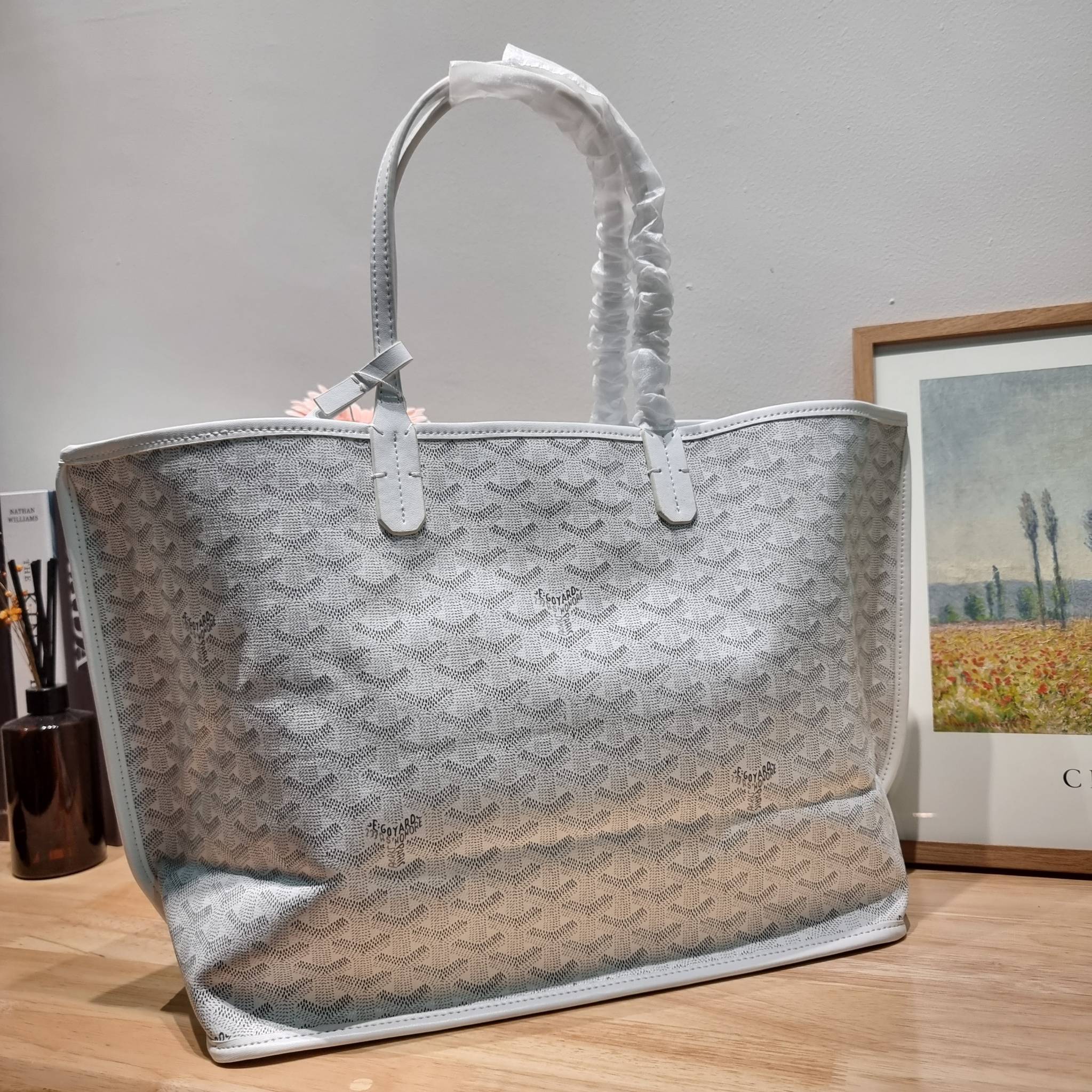 GOYARD ANJOU REVERSIBLE TOTE กระเป๋าสะพายทรงโท้ท ใบใหญ่จุใจ!! กลับด้านใช้ได้ทั้ง 2 ด้าน มาครบสีขายดี เลิศทุกสี รูปทรงคลาสสิค ดีไซน์เป็นเอกลักษณ์