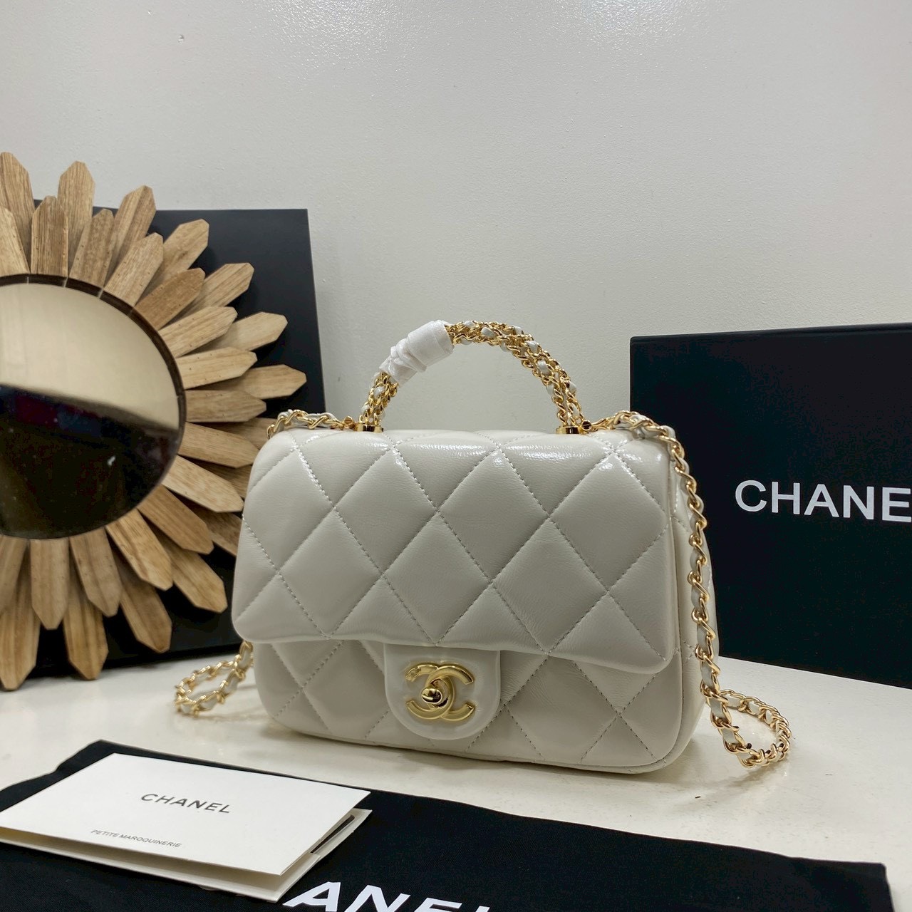 ORI หนังแท้ | Chanel Small Flap Bag with Top Handle 20cm กระเป๋าสะพายดีไซน์คลาสสิก หูจับแต่งโซ่สีทองหรูหรา เรียบหรูดูแพง