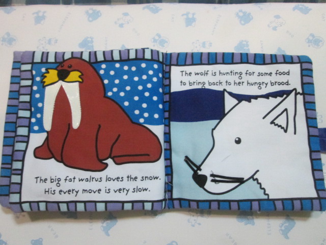 Priddy Book "Snowy Bear and friends" หนังสือนิทานผ้ามือสอง