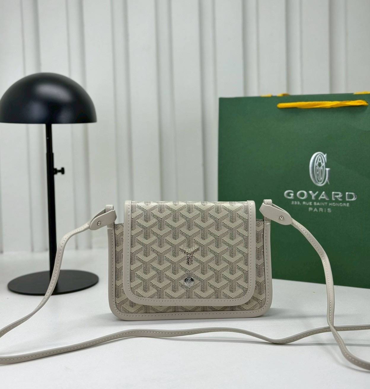 10 สี ORI หนังแท้ | GOYARD Plumet pouch-wallet กระเป๋าสะพายใบเล็กกะทัดรัด ดีไซน์กระเป๋าสตางค์ Plumet ดีไซน์มาพร้อมช่องใส่เหรียญ ธนบัตร และบัตรต่างๆ สามารถสะพายไหล่เป็นกระเป๋าสะพายข้างได้เหมือนกระเป๋าใบเล็ก