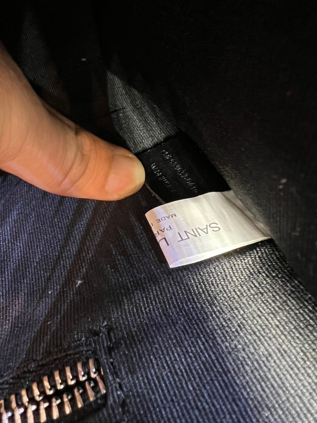 หนังแท้ YSL college large chain bag in quilted leather 30cm กระเป๋าสะพายใบใหญ่ ดีไซน์ทรงสวยหรู ตอบโจทย์ได้ทุกสไตล์ ภาพสินค้าถ่ายจากงานขายจริง ใช้งานต่างประเทศได้