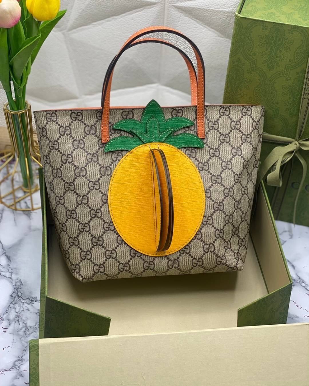 VIP 】Animal-Friendly Gucci Kid GG Supreme Tote Bag งานหนังแท้ทรงตั้งสวย ขนาดกะทัดรัด จุของได้เยอะ ใช้ได้ทั้งเด็กและผู้ใหญ่ น่ารักมากค่ะ **ขายดีตลอดกาล**