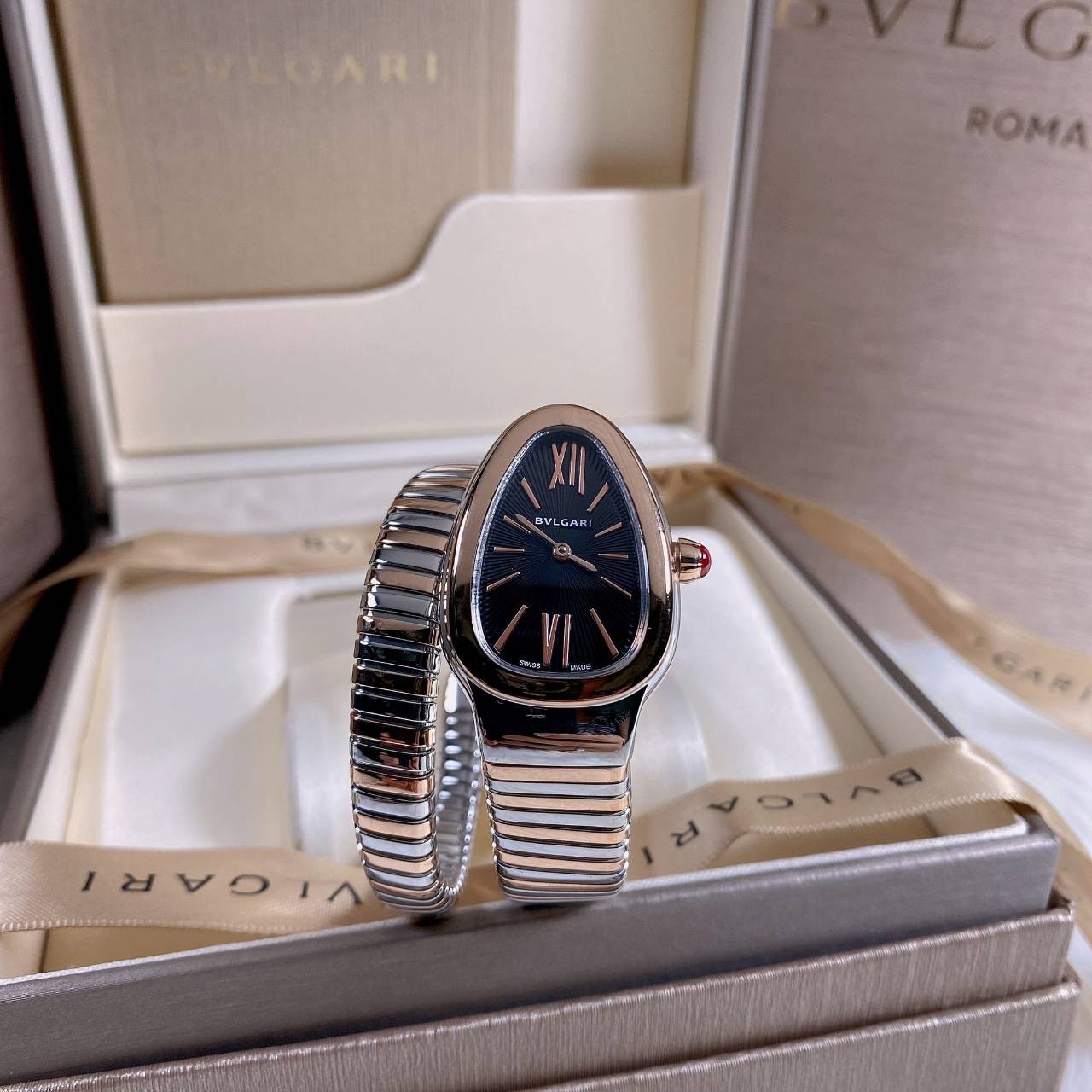 BVLGARI SERPENTI WATCH 24mm 26mm นาฬิกาบุลการี รุ่นหน้าปัดไม่มีเพชร นาฬิกาผู้หญิง ระบบถ่าน Quartz ภาพสินค้าถ่ายจากงานขายจริง