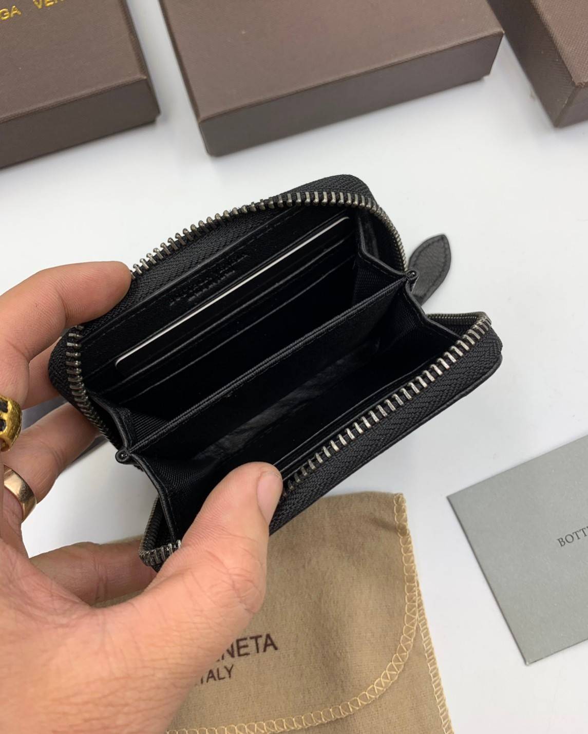 พรีเมี่ยมกิ๊ฟแท้ 100% 】หนังแท้ Bottega Veneta Intrecciato Nappa Short Zip Around Wallet