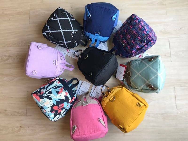 Kipling MINI BACKPACK Small backpack กระเป๋าเป้มินิ ส วัสดุไนล่อน กันน้ำได้ รูปทรงสวย ขนาดกะทัดรัด น้ำหนักเบา สีสันสดใส มาพร้อมสายถอดออกได้ สามารถ เลื่อนปรับสายสะพายได้ 2 แบบสะพายไหล่ , แบบเป้สะพายหลัง ด้านหน้ามีช่องซิป 1 ช่อง ช่องหลักด้านกว้างมีช่องซิป แ