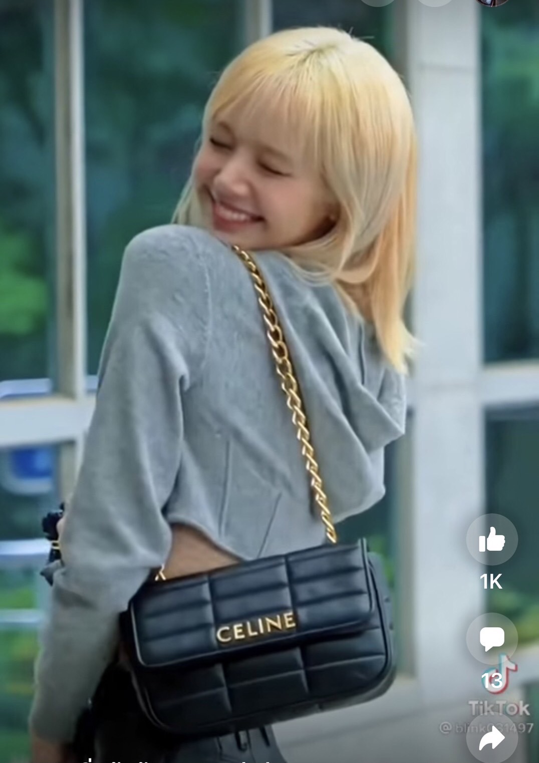 CELINE CHAIN SHOULDER BAG MATELASSE MONOCHROME ภาพสินค้าถ่ายจากงานขายจริง ใช้งานต่างประเทศได้