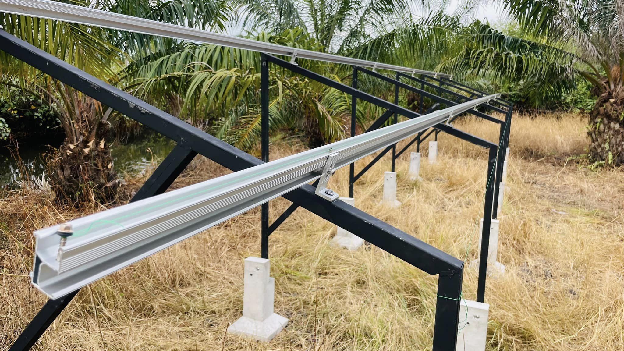 ชุดซัมเมิสปั้มบาดาล ขนาด 3 แรงม้า สวนปาล์มน้ำมัน