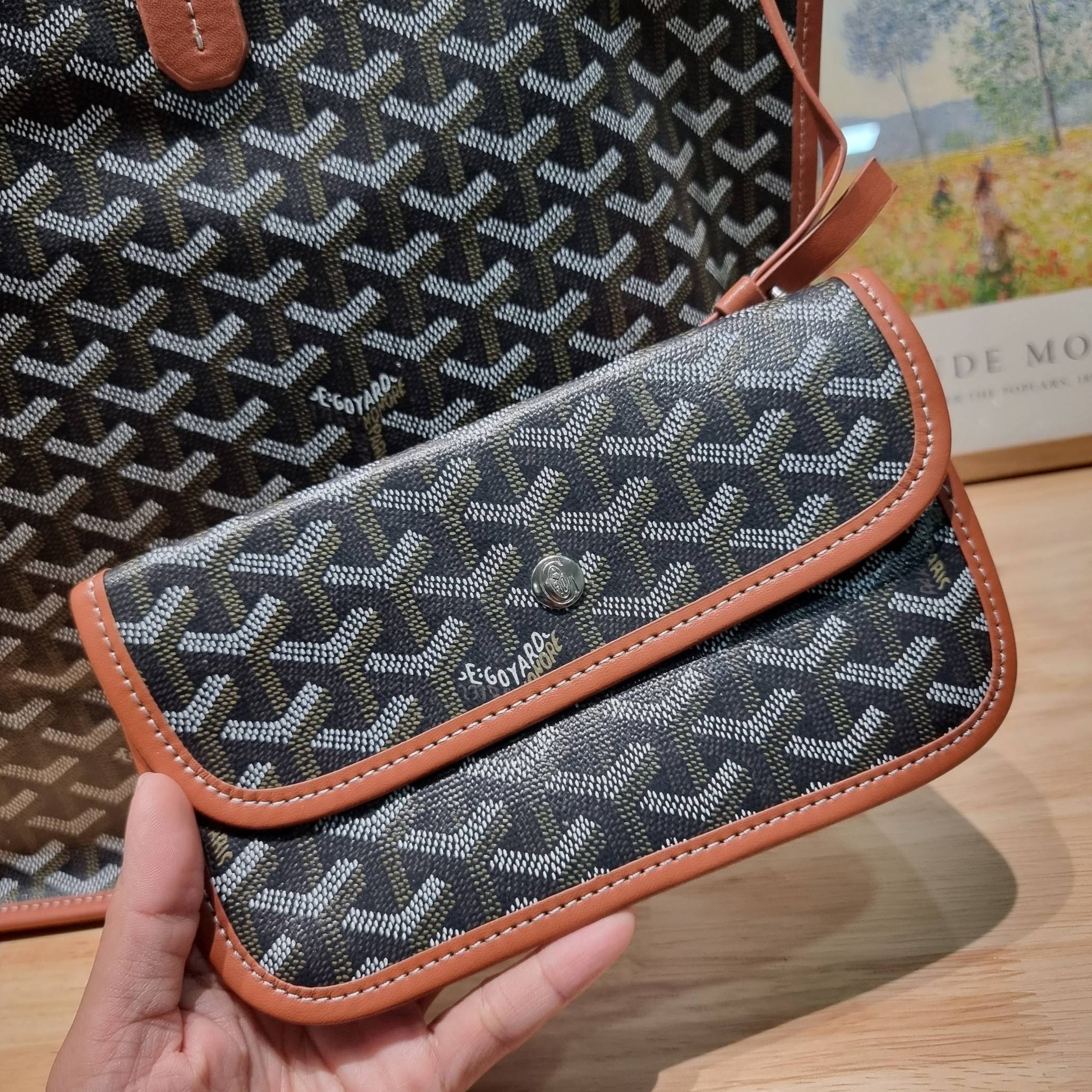GOYARD ANJOU REVERSIBLE TOTE กระเป๋าสะพายทรงโท้ท ใบใหญ่จุใจ!! กลับด้านใช้ได้ทั้ง 2 ด้าน มาครบสีขายดี เลิศทุกสี รูปทรงคลาสสิค