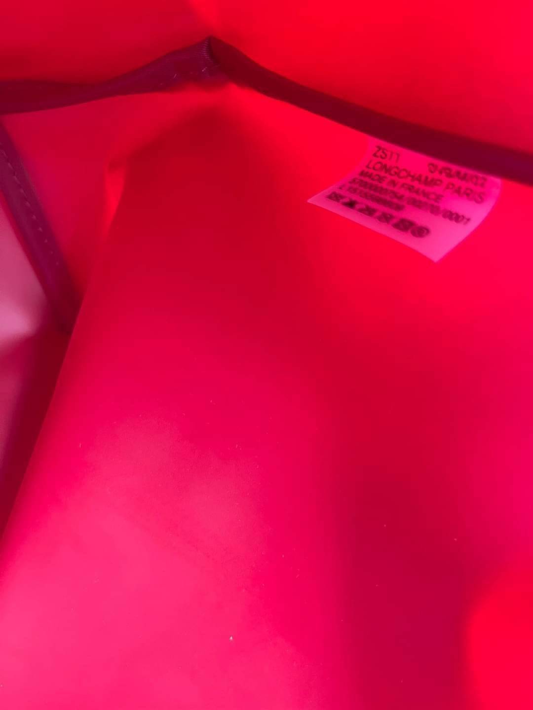 8สี พร้อมส่ง Longchamp LE PLIAGE NÉO TOP HANDLE BAG (medium size) อีกหนึ่งรุ่นยอดนิยม ที่สาวๆ ต้องมีไว้เก็บไว้สักใบ กระเป๋าโท้ทใบนี้ มาพร้อมกับสีที่มีสไตล์เรียบง่าย มีสายสะพายยาวปรับสั้นยาวได้ช่วยให้คุณสามารถสะพายไหล่ได้อย่างสบาย ในตัวสายปักโลโก้อันเป็นสั