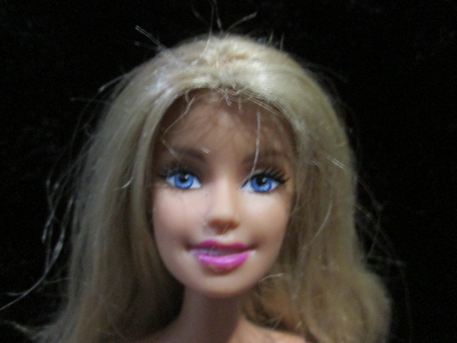 ตุ๊กตา Barbie มือสองของแท้ by Mattel ค่ะ