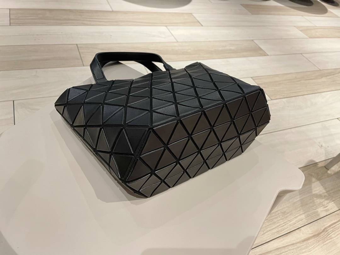 VIP GIFT 】BAOBAO Issey Miyake Crystal Matte Shoulder Bag
