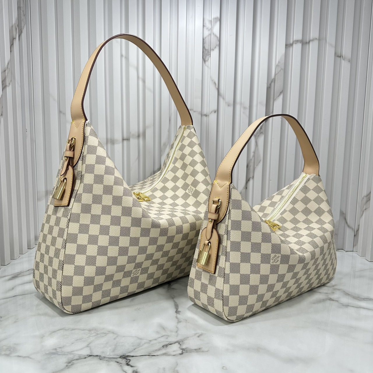 ORI หนังแท้ | LV Slouchy MM Damier Azur PM ใหม่ล่าสุด กระเป๋าโฮโบทรงสวยที่ใครๆก็ต้องมี ด้วยรูปทรงคลาสสิคและใช้งานง่าย สะพายสะดวกด้วยหูสะพายในตัว สวยดูลัคชู