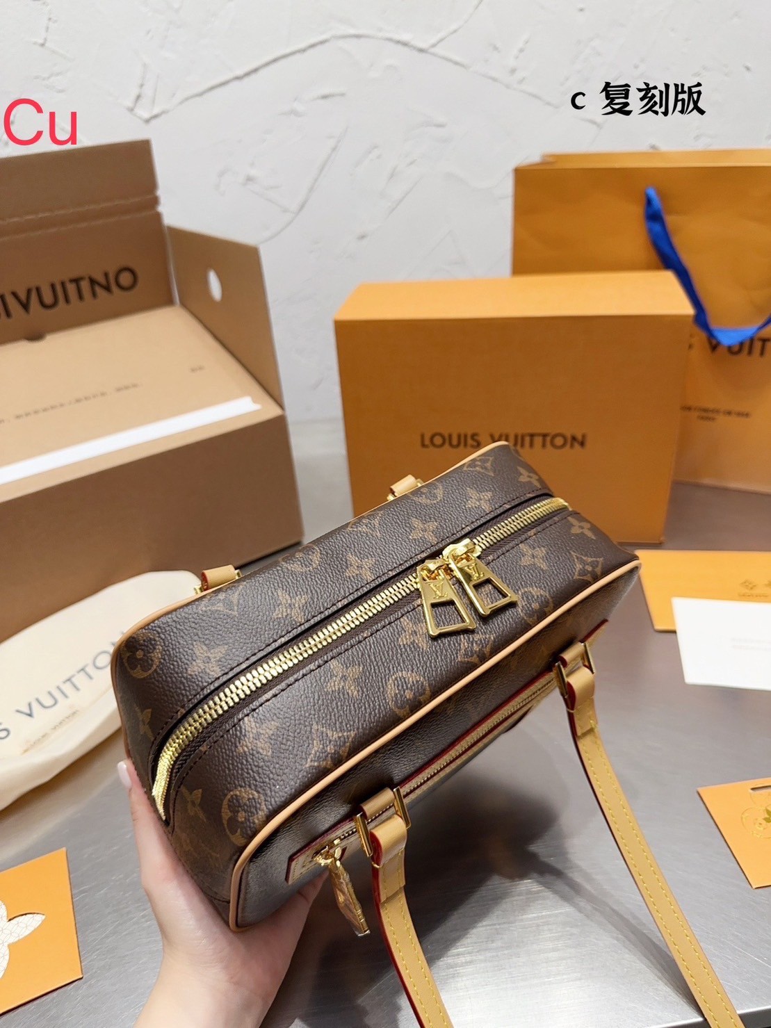 LV Cite Monogram Canvas Brown in Coated คอลเลคชั่นยอดฮิต ทรงสะดวกใช้ ดีไซน์สุดคลาสสิค ใช้ได้ทุกวัน ใบจริงน่าใช้มากๆ จัดให้ครบเซ็ท ล็อทนี้ราคาดีมาก สวยเกินราคา ตรงปก พร้อมเสิร์ฟความสวยให้ถึงบ้านไปเลยจ้า