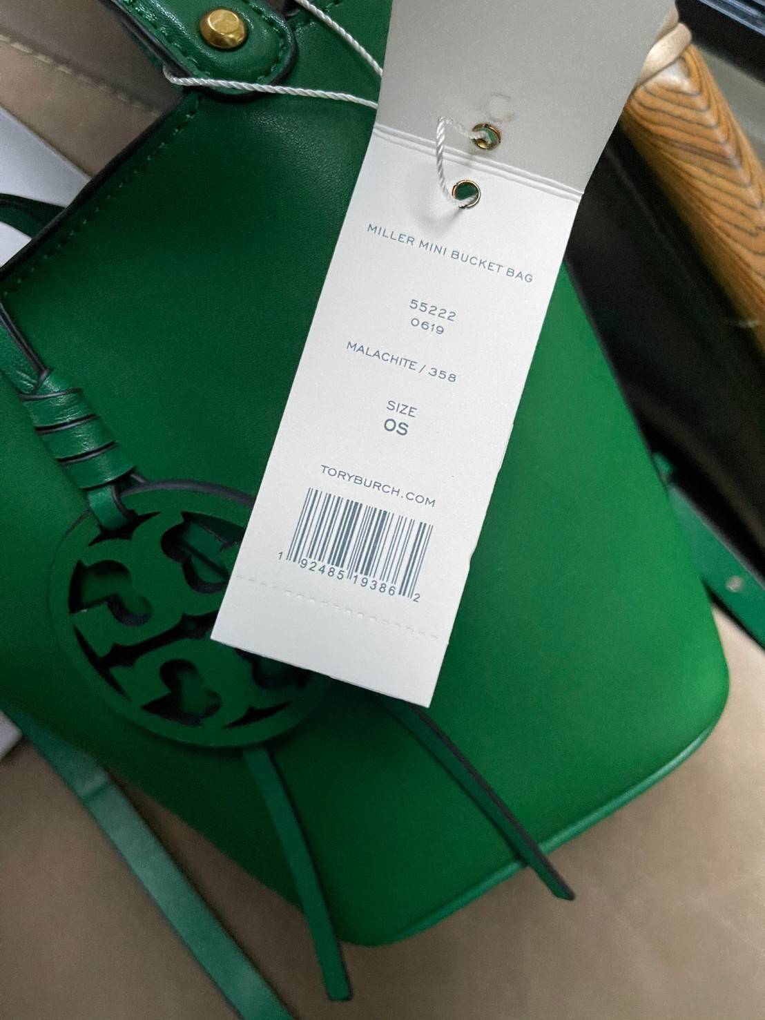 ของแท้ 💯% Tory burch miller mini bucket bag กระเป๋าทรงคลาสสิคจากTory burch มาพร้อมกับรูปทรงถัง ขนาดน่ารักกำลังดี