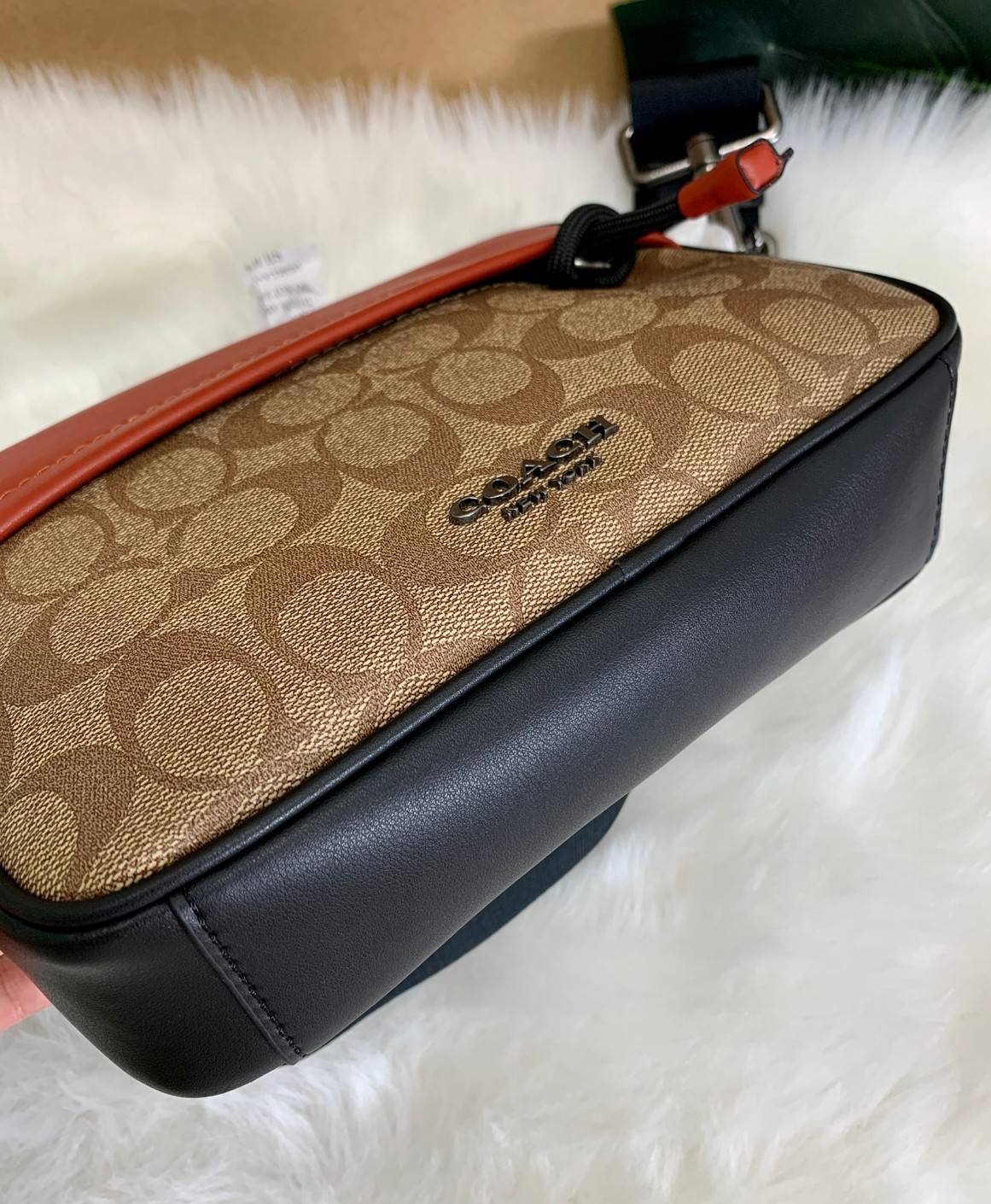 ของแท้ 💯% COACH GRAHAM CROSSBODY IN COLORBLOCK SIGNATURE ((83133)) พร้อมส่งค่ะ! กระเป๋าสะพายครอสบอดี้ร์ หนังแท้อย่างดี นิ่มมือค่ะ