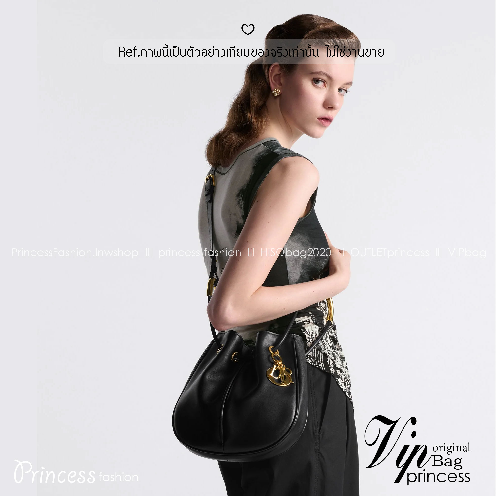 Dior Nolita Bag กระเป๋าสะพายทรงโท้ทรุ่นใหม่ สวยหรูเป็นเอกลักษณ์ตามแบบฉบับแบรนด์ มาพร้อมสายสะพายยาว ขนาดกำลังน่าใช้ ภายในโล่งกว้างจุของได้เยอะ สวยทันสมัยเหนือกาลเวลาต้องยกให้ใบนี้เลยค่ะ