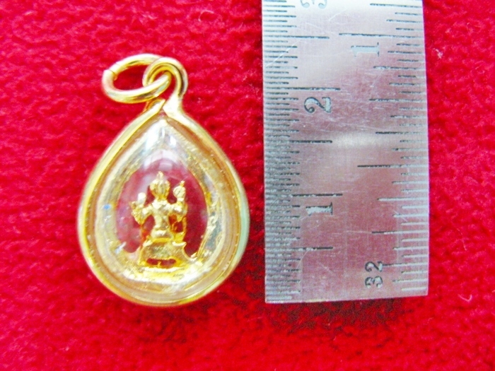 สินค้าหมดค่ะ จี้พระพรหมองค์เล็กทรงหยดน้ำเนื้อทองพ่นทรายล้อมเพชรเลี่ยมทองไมครอนค่ะ