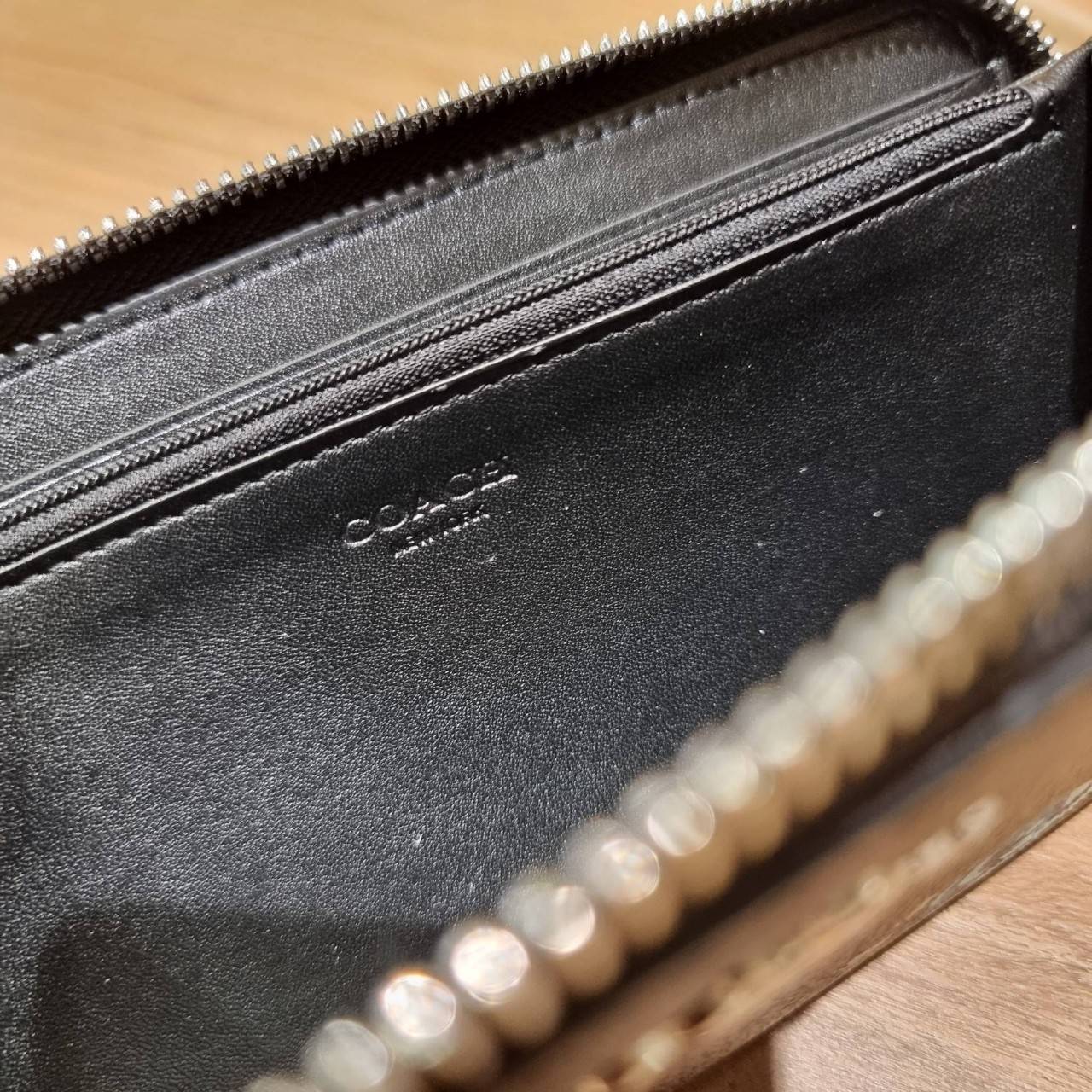 COACH ACCORDION ZIP WALLET IN SIGNATURE CANVAS WITH PRAIRIE ROSE / JUMBO FLORAL / CAMO ROSE FLORAL / MEDLEY BOUQUET PRINT ((F31572/F39189/F26290/F2859)) สวยคลาสสิคไม่มีใครเกิน!! กระเป๋าสตางค์ใบยาว ลวดลายสวย สีสันโดดเด่น วัสดุหนังแคนวาสเคลือบ เปิด-ปิดด้วยซ