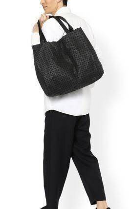 ORI 🥂 Baobao Issey Miyake Cart geometric tote bag / Miyake Cart Tote Bag รูปทรงที่สร้างขึ้นโดยบังเอิญ' เสื้อผ้าที่มีโครงสร้างและได้รับการออกแบบทางวิศวกรรมอันเป็นเอกลักษณ์ของแบรนด์ ส่งต่อไปยังเครื่องประดับที่น่าประทับใจและไร้กาลเวลาเหล่านี้ กร