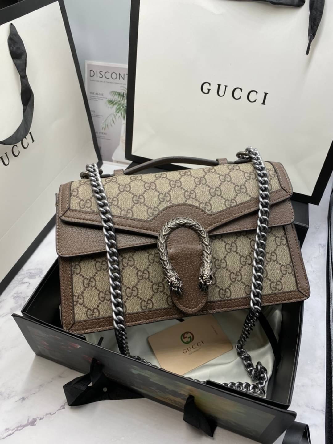 GUCCI Dionysus GG Top Handle Bag กระเป๋าสะพายไหล่ พร้อมหูจับในตัว ดีไซน์ให้ใช้งาน และพกพาได้สะดวกขึ้น ดึงดูดและสะกดสายตา รุ่นหายาก ที่สาวๆตามล่า!!