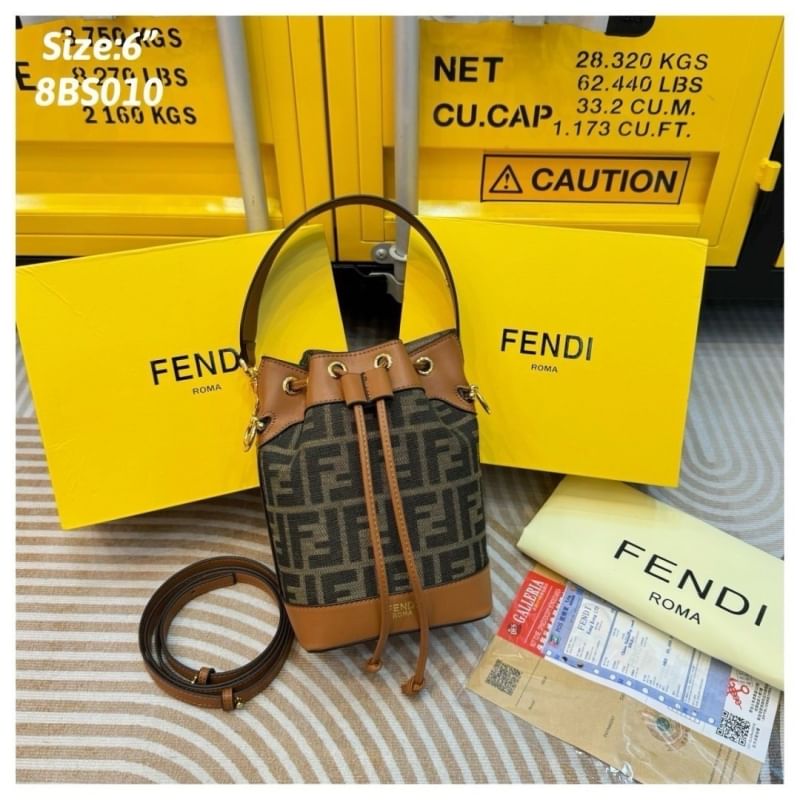 FENDI Mini MonTresor Bucket Bag กระเป๋าสะพายทรงขนมจีบรุ่นยอดนิยม ไซส์มินิน่ารักน่าใช้มาก ดีไซน์สวยอยู่ทรง