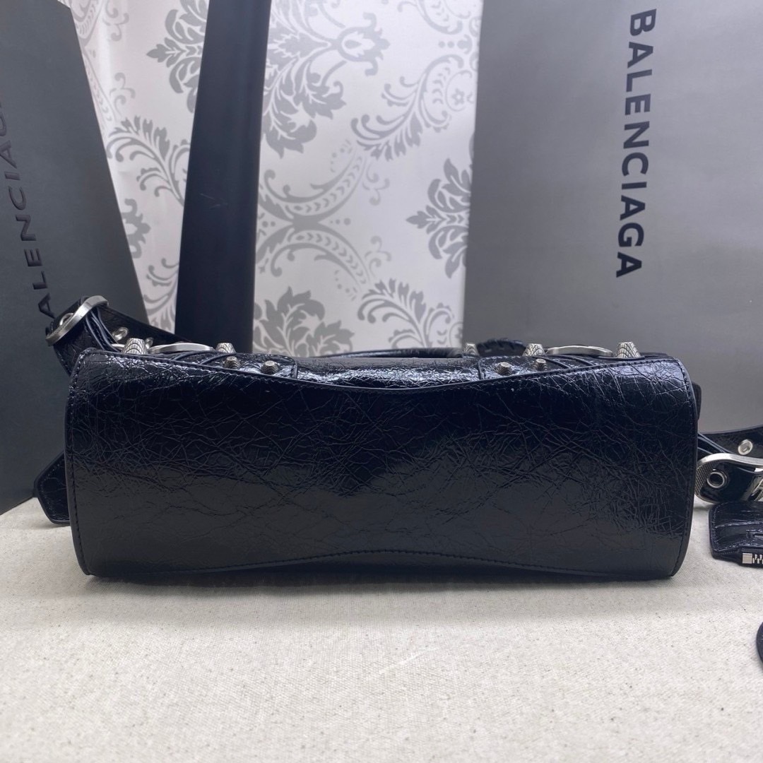 Balenciaga Neo Cagole XS Handbag in black Arena กระเป๋าสะพายรุ่นยอดนิยม สวยเท่ เกรดออริ 1:1 สลับแท้ ใช้งานต่างประเทศได้