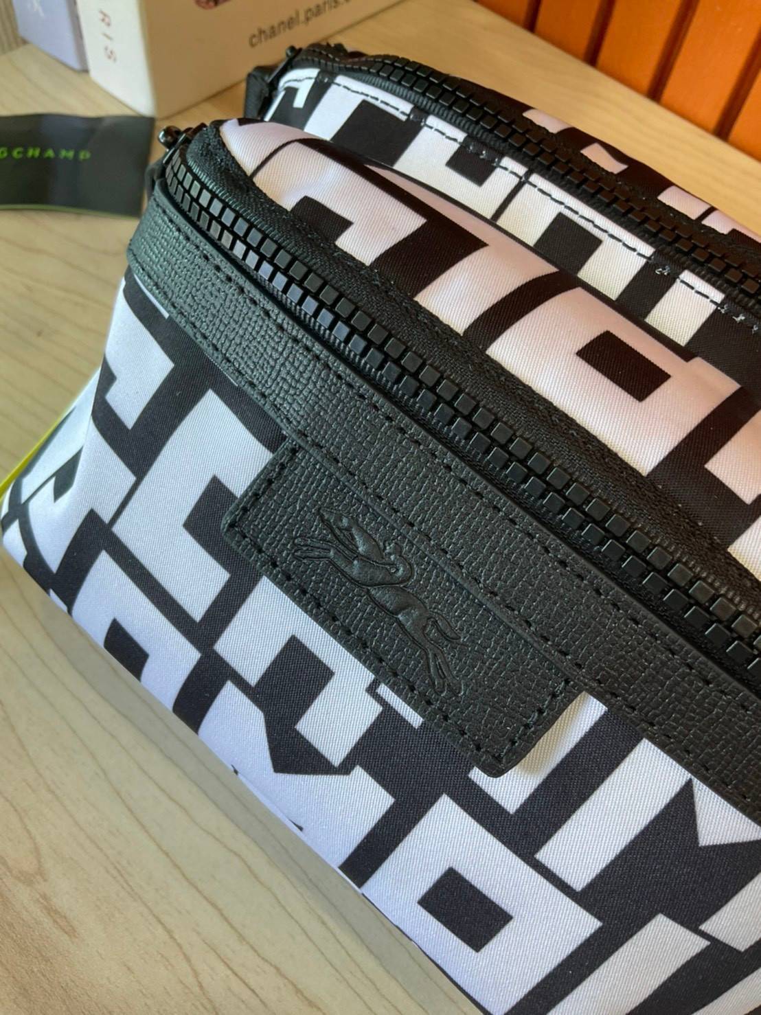 ของแท้ 💯% L ongchamp Le Pliage Graphic Nylon Belt Bag กระเป๋า คาดอก / คาดเอว ลายกราฟฟิก
