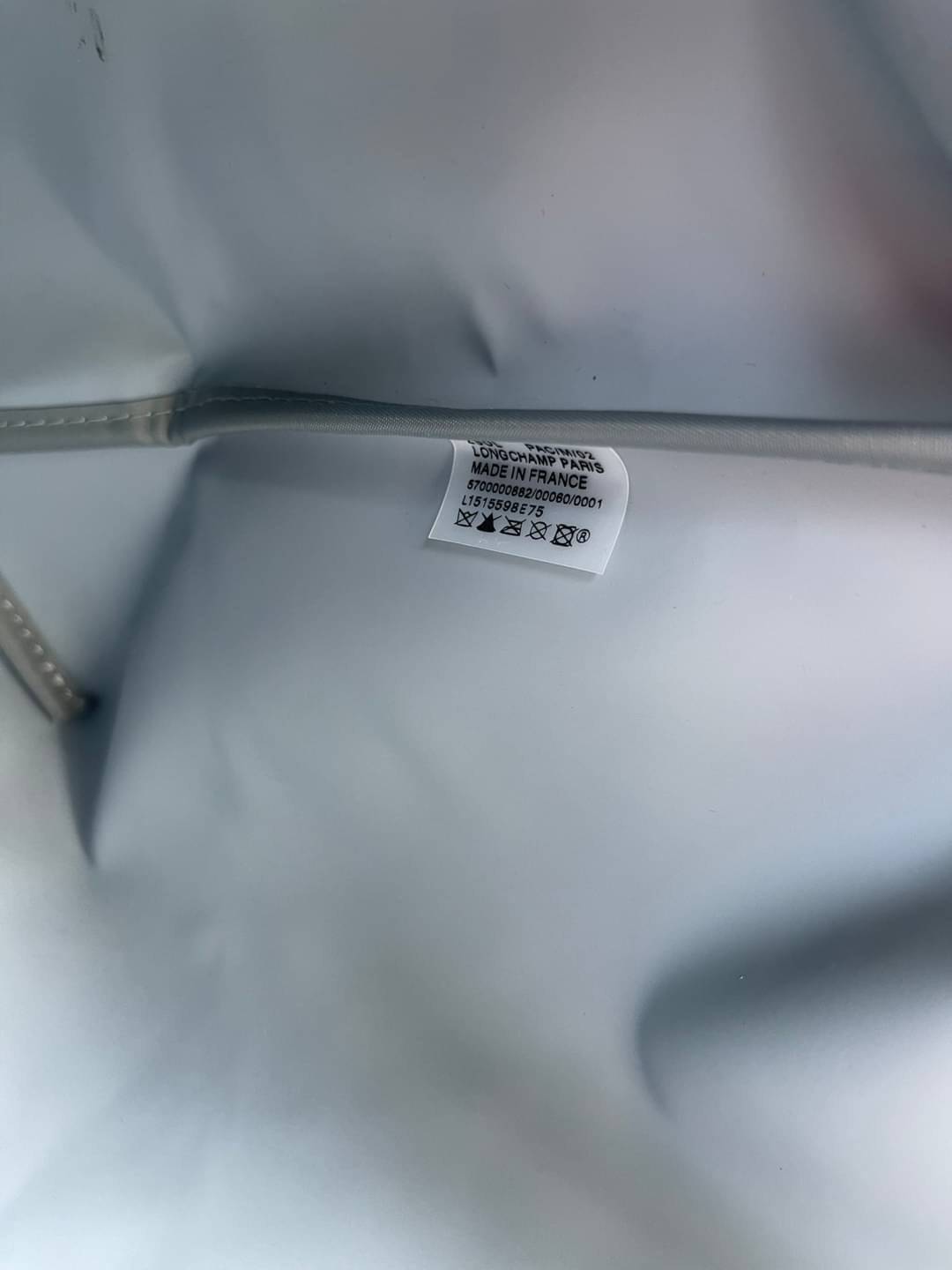 8สี พร้อมส่ง Longchamp LE PLIAGE NÉO TOP HANDLE BAG (medium size) อีกหนึ่งรุ่นยอดนิยม ที่สาวๆ ต้องมีไว้เก็บไว้สักใบ กระเป๋าโท้ทใบนี้ มาพร้อมกับสีที่มีสไตล์เรียบง่าย มีสายสะพายยาวปรับสั้นยาวได้ช่วยให้คุณสามารถสะพายไหล่ได้อย่างสบาย ในตัวสายปักโลโก้อันเป็นสั