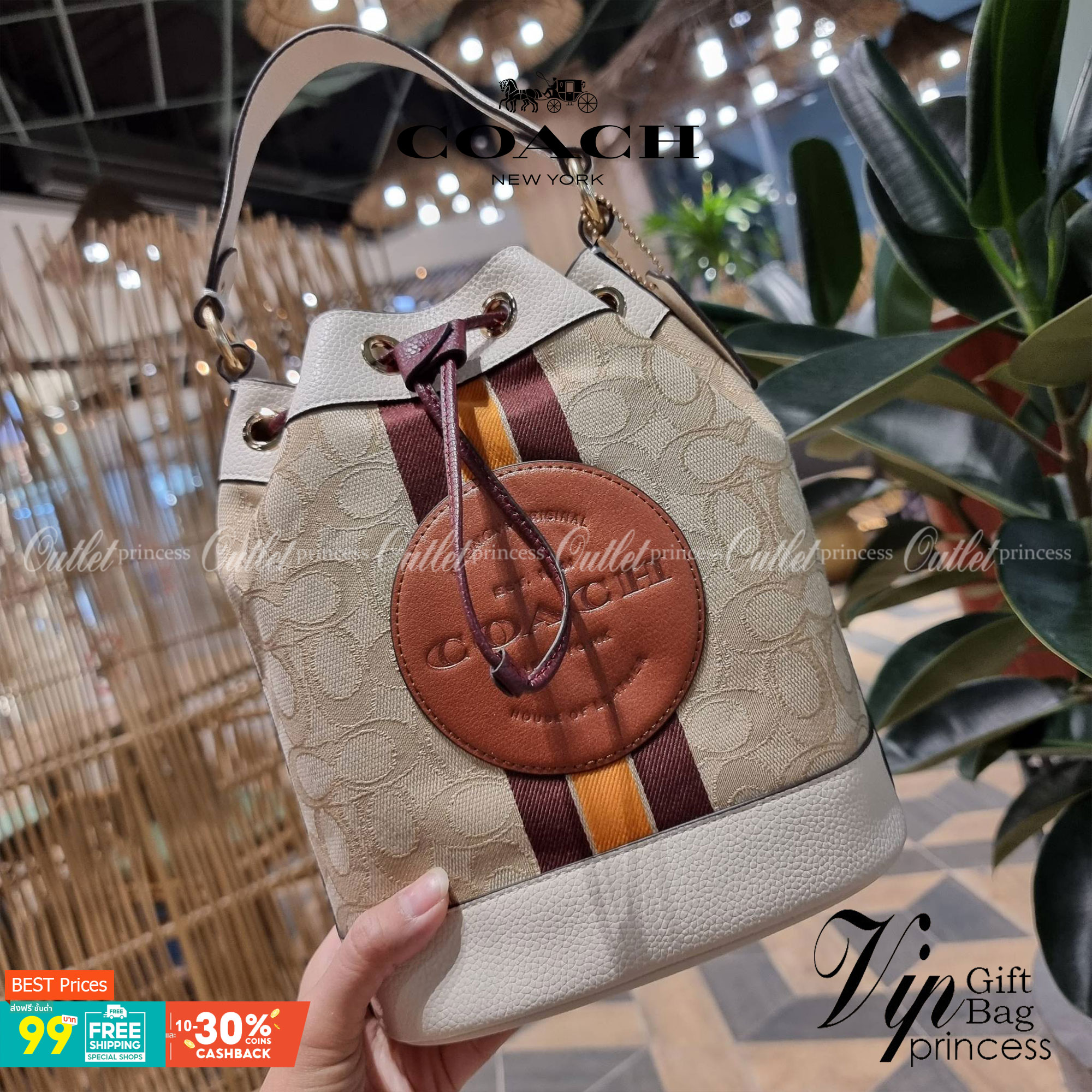 COACH C7084 DEMPSEY DRAWSTRING BUCKET BAG IN SIGNATURE JACQUARD WITH STRIPE AND COACH PATCH พี่สาวใบใหญ่สุดสวยมาแล้วจ้า!! กระเป๋าทรงถังไซส์ใหญ่ ที่สาวๆรอคอย ใช้งานง่ายด้วยการรูดหนังปิดรอบปากกระเป๋า ทุกอย่างลงตัวที่สุด!! โดดเด่นด้วยลวดลายสีสันที่ละมุนมาก ว