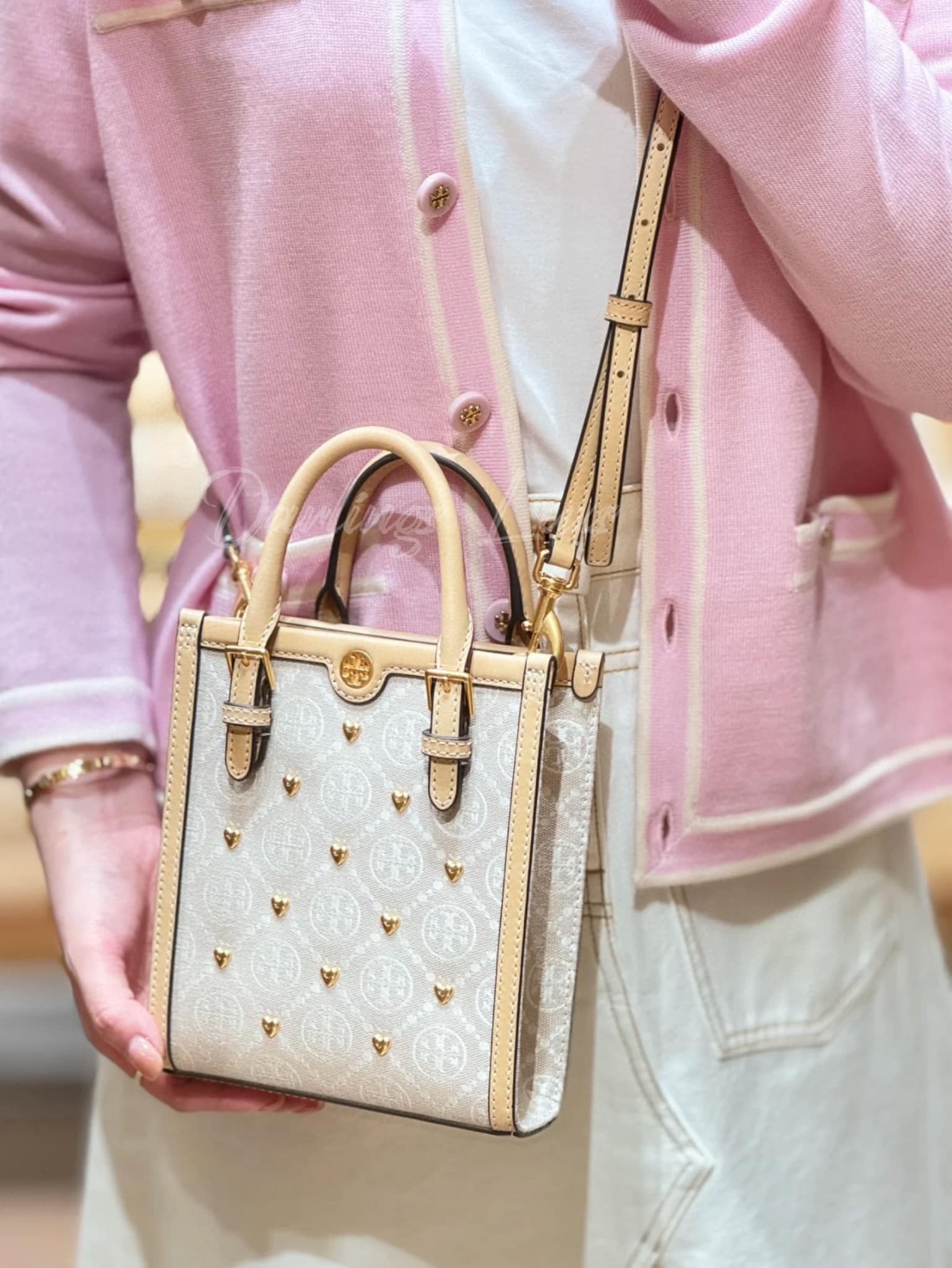 TORY BURCH Mini T Monogram Tote ivory multi heart shape / Tory Mini Tote Bag กระเป๋าทรงโท้ทมินิแต่งหัวใจสีทองสวยหรู น่ารักรุ่นใหม่ล่าสุด เกรดท็อปออริ เทียบแท้ 1:1 เกรดดีสุด ใช้งานต่างประเทศได้